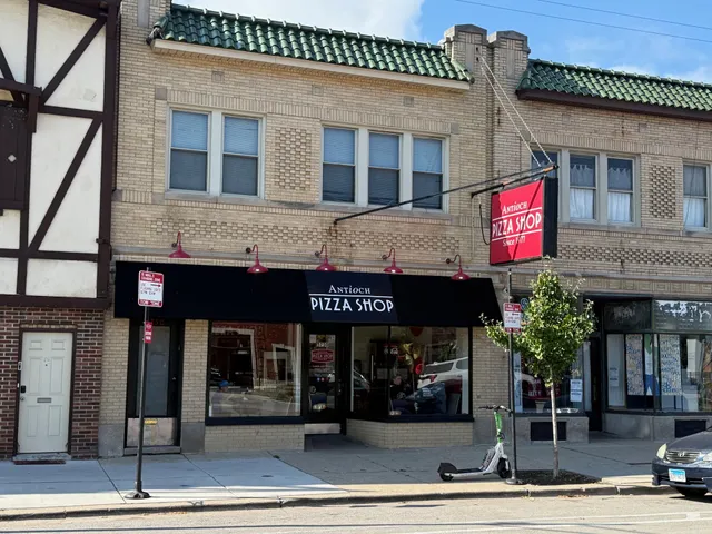 Antioch Pizza Shop - Gladstone Park Chicago, IL