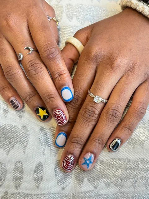 Lux Queen's Nails Spa