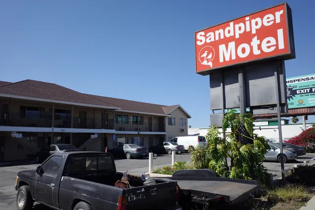 Sandpiper Motel