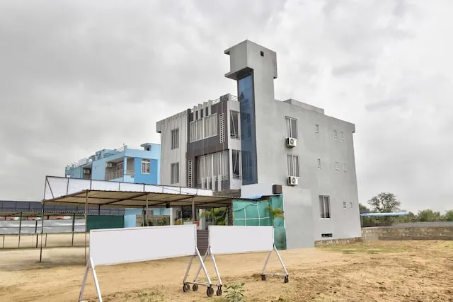 OYO 42980 Hotel Rahul Raj