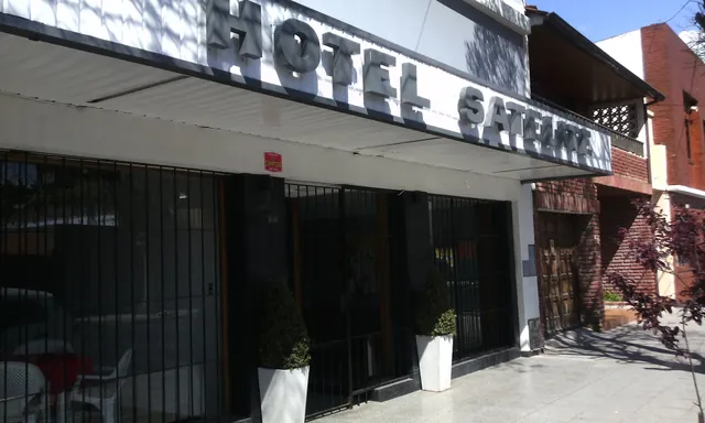 Hotel Satelite