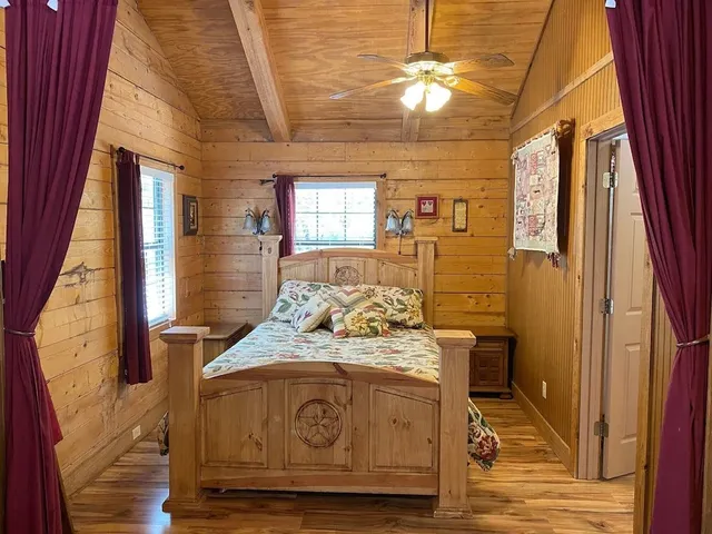 A Peace of Heaven Log Cabins & RV