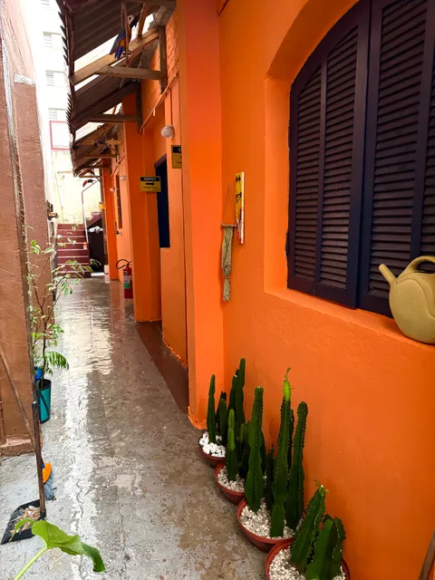 Pinheiros Hostel & Food