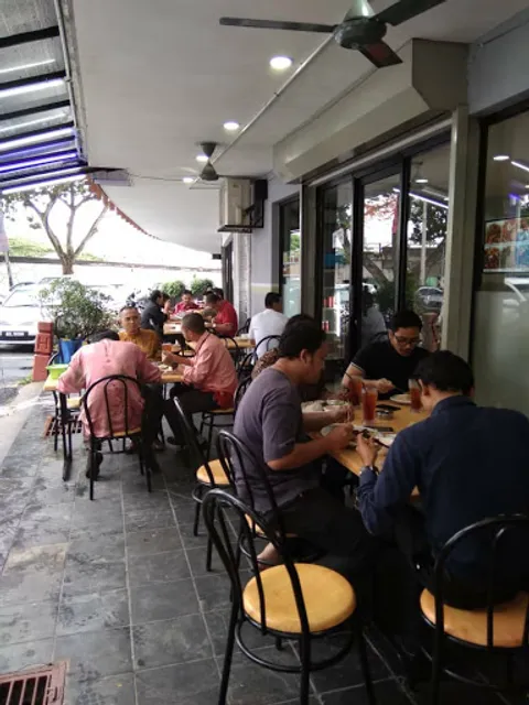 Cafe East Meets West