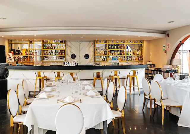 JQ Restaurant & Lounge