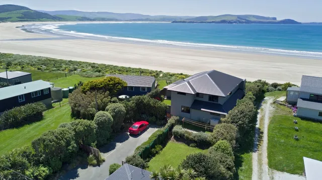 Curio Bay Salthouse Motel and Apartment