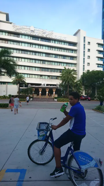 Diamond Cafe & Market