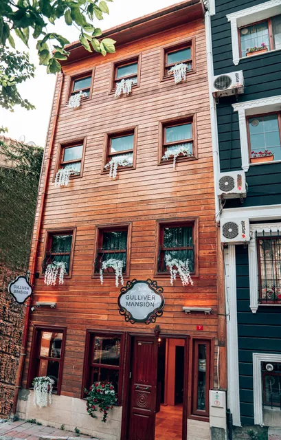 Gulliver Mansion Hotel