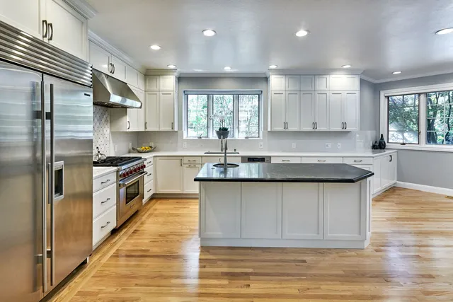 Artistic Kitchen Cabinets & Design