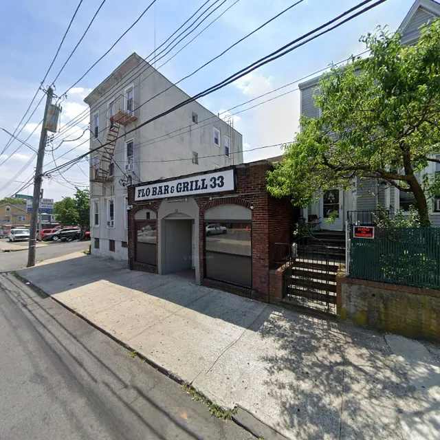 Flo Bar & Grill 33