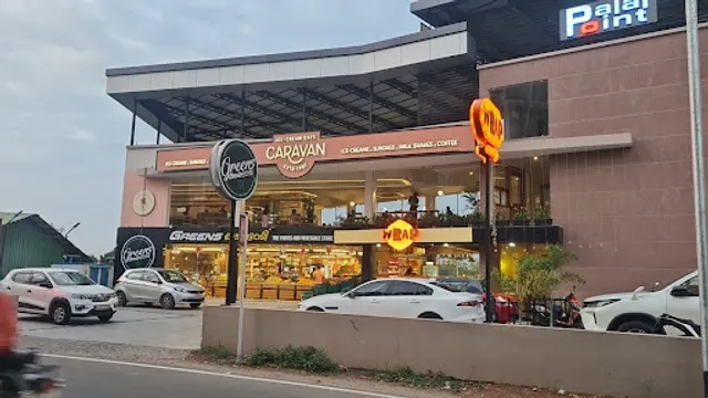 Caravan Ice Cream Cafe