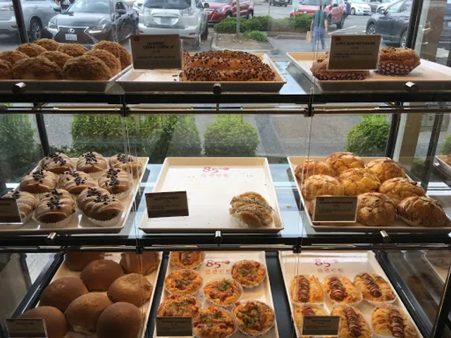 85°C Bakery Cafe - Edmonds