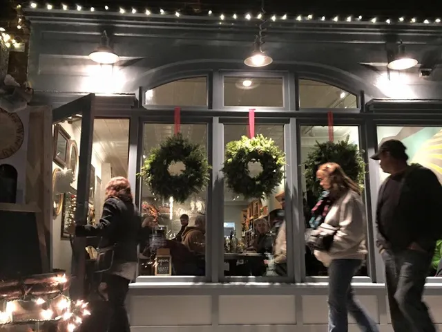 Graft Wine + Cider Bar