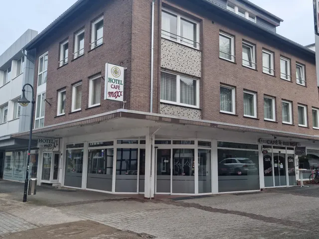 Hotel-Cafe Maxx