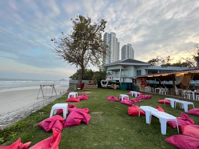 มองดูเล