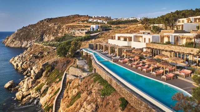 The Wild Hotel by Interni