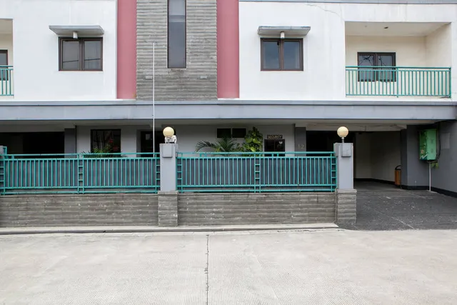 RedDoorz Plus @ Buah Batu