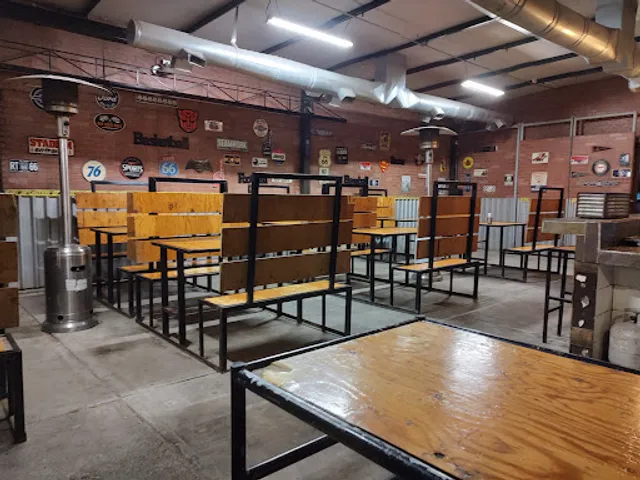 Alitas in the Street