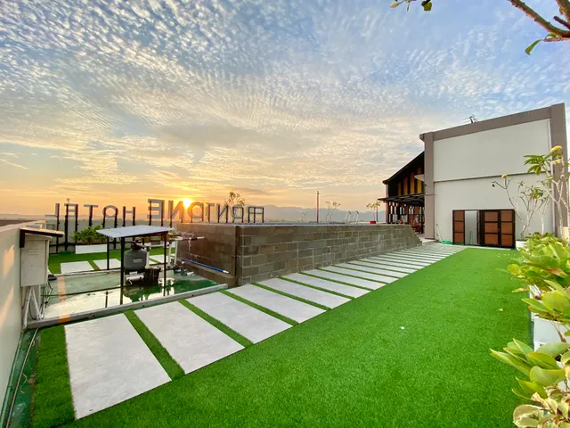 Front One Hotel Gombong