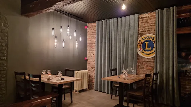 Au Lion - Cabaret Restaurant