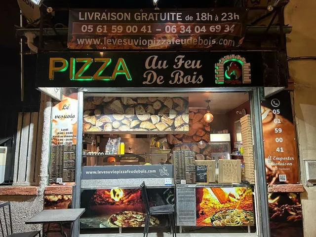 Le Vesuvio Pizza au Feu de Bois