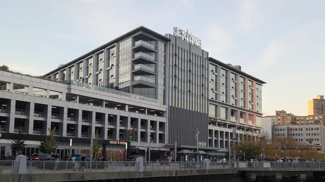 LM Port Parking - South Garage