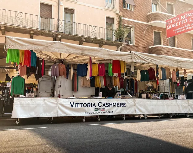 Mercato di Piazza Loggia - Quartiere Brescia Antica