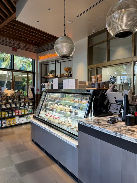 DEAN & DELUCA HAWAII - Kaka'ako Store