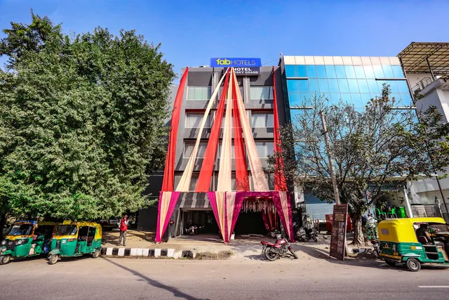 FabHotel Aerosky Grand - Hotel in Dwarka, New Delhi