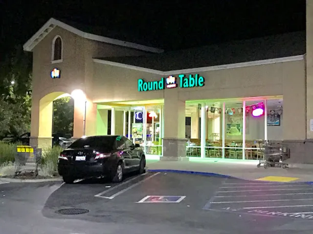 Round Table Pizza