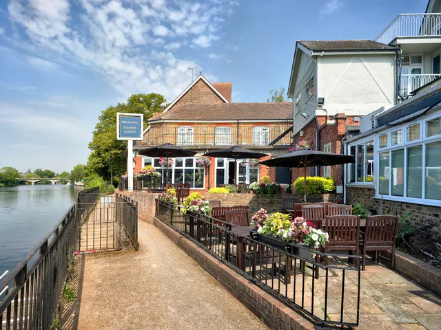 Sunday London Staines-upon-Thames Heathrow T5