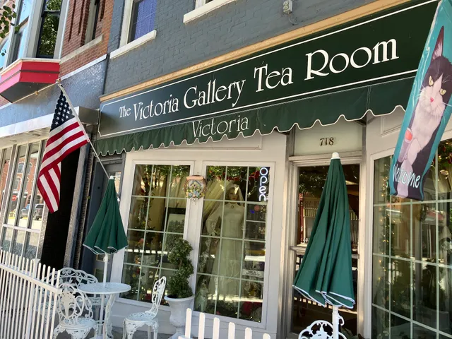 The Victoria Gallery Fine Art Exhibits and Instruction