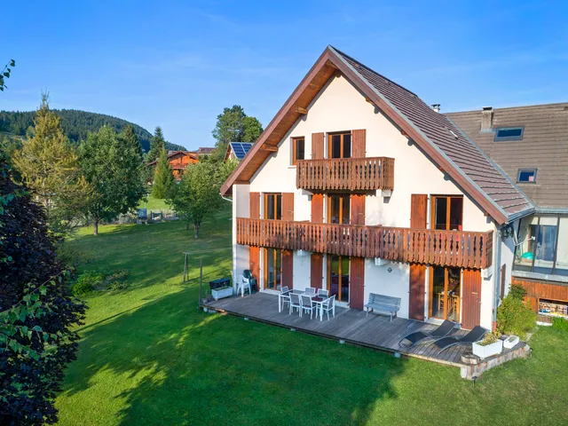 Gite Le Montbrand - 15 personnes