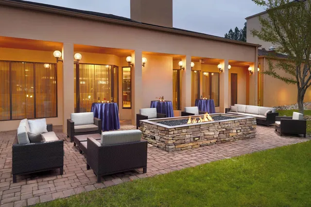 Courtyard by Marriott Charlotte Arrowood