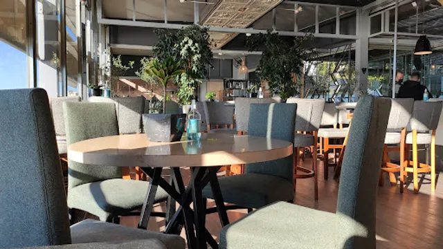 Remvi | Café Bar Restaurant