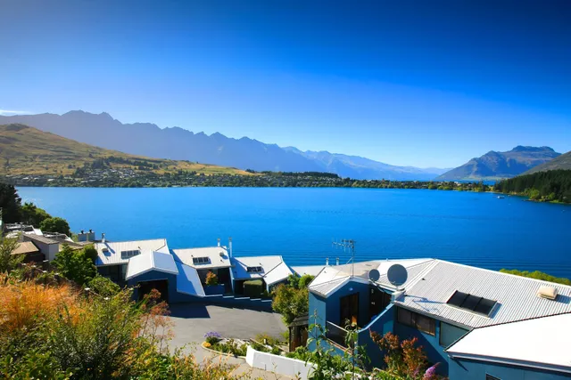 Spinnaker Bay Executive Apartments