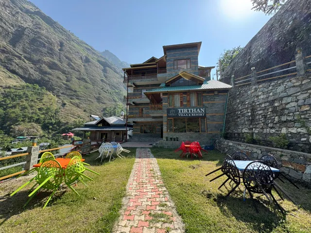 Tirthan Villa and Resort