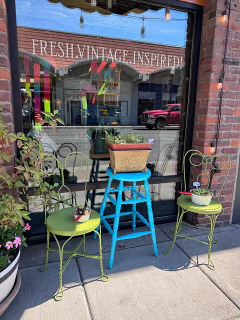 Breezeway Antiques & Gifts