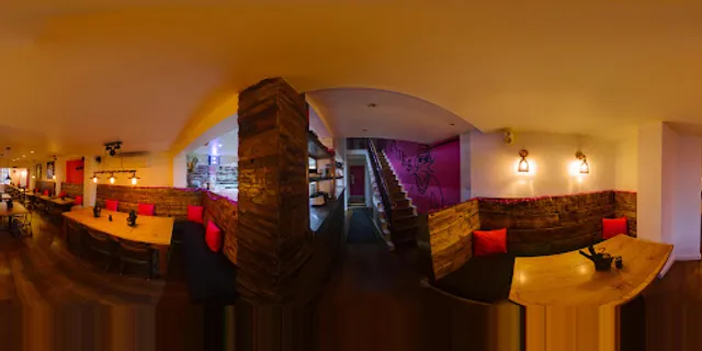 Clucking Oinks - Castlegate