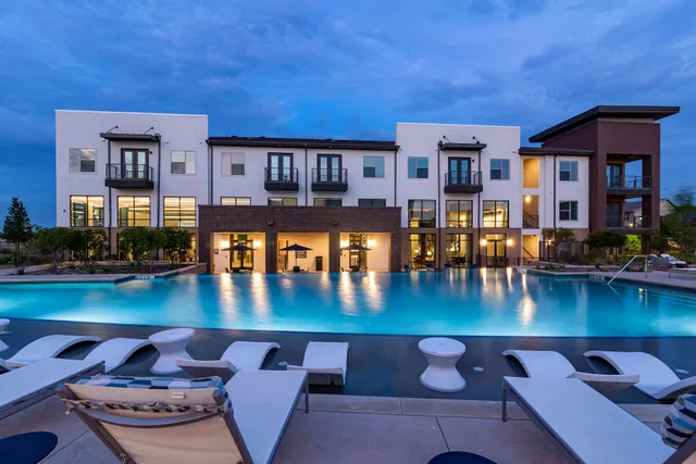 The James at Canyon Creek Apartments