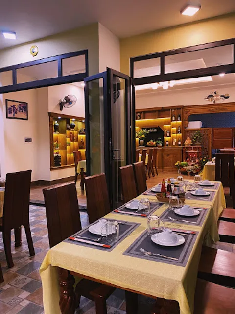 Madame Hạnh Restaurant