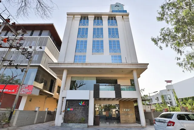 OYO Hotel Aum Regency