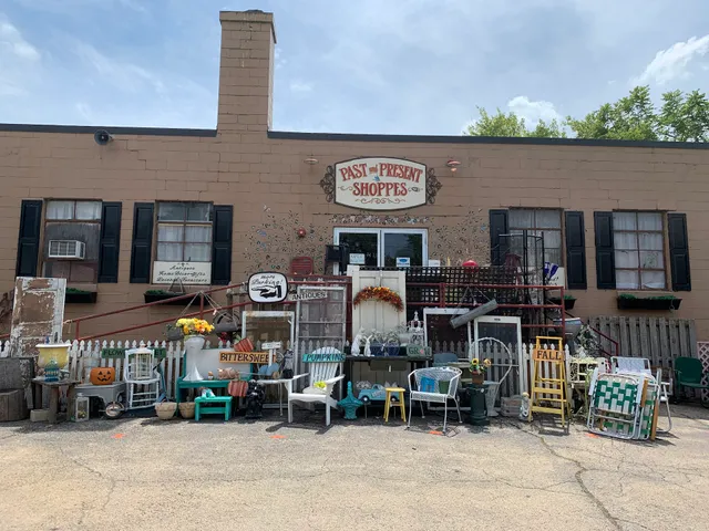 Past & Present Shoppes