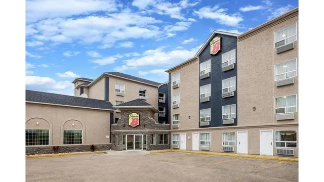 Super 8 by Wyndham Grande Prairie