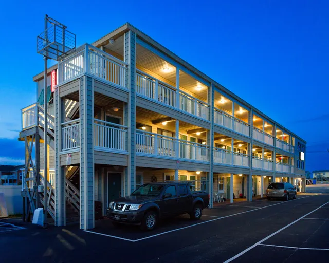 Seahorse Inn & Cottages