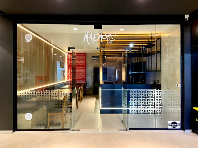 Maemuki Sushi