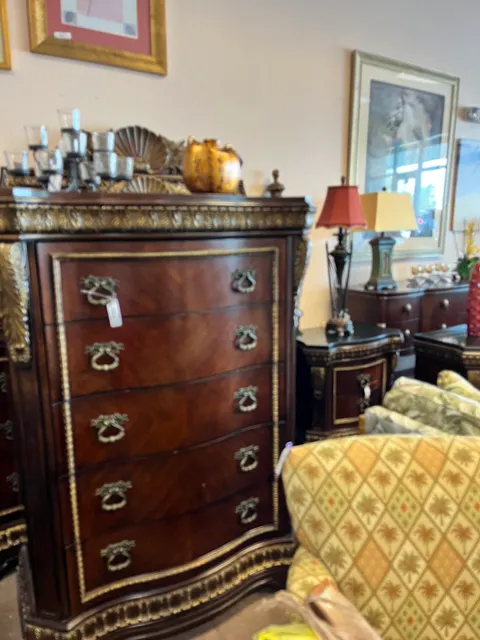 Fifi's Fine Furnishings