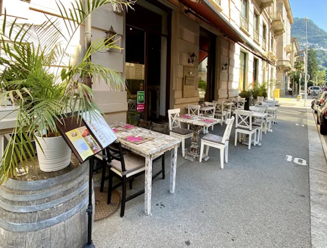 THAI ORCHID Restaurant & Bar