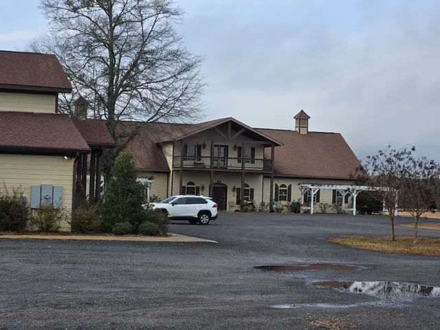 Hodges Vineyards and Winery