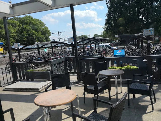 Domino's Pizza Emmen - Stationsplein - Station